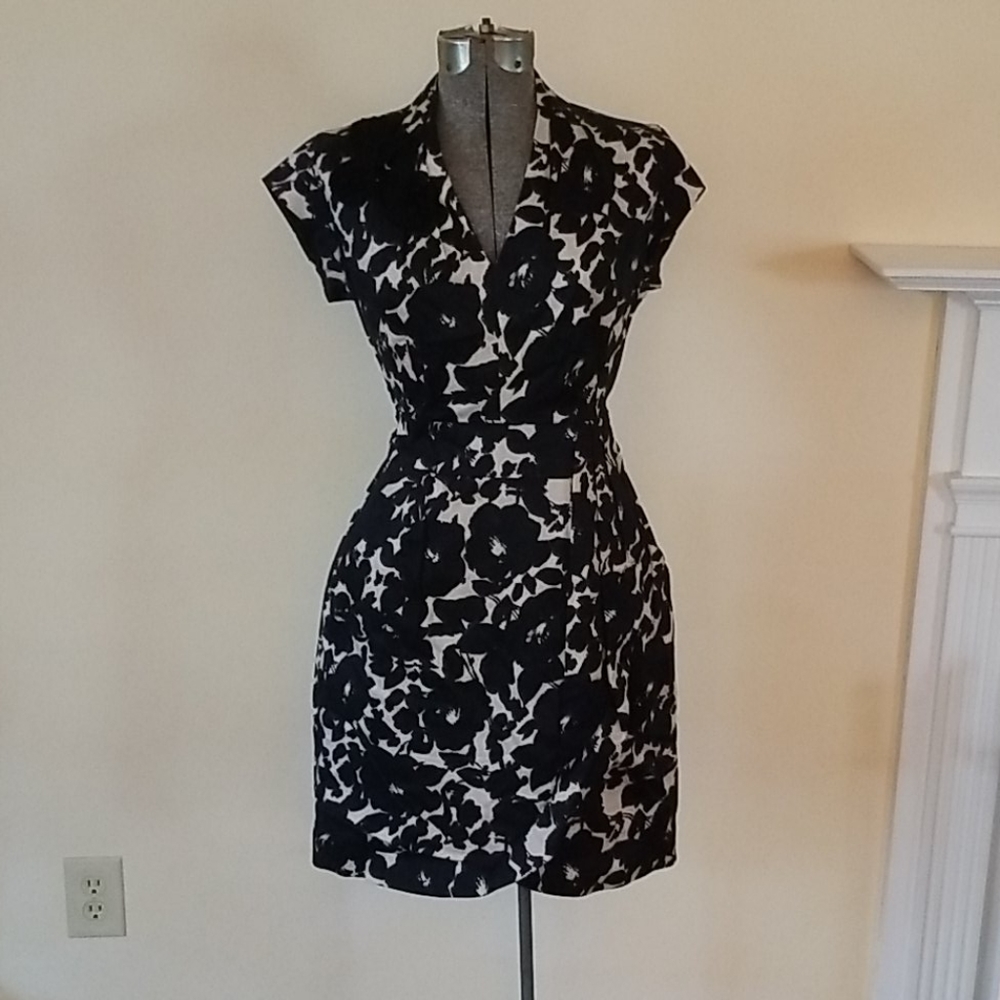 Just Taylor Beige and Black dress - size 6
